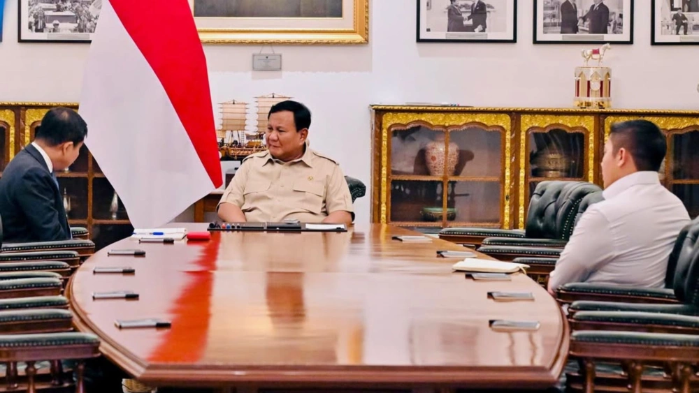 Mantan Menteri Perhubungan Ignasius Jonan Memenuhi Undangan Presiden Prabowo Subianto Ke Istana. [Ig @Ignasius.jonan]